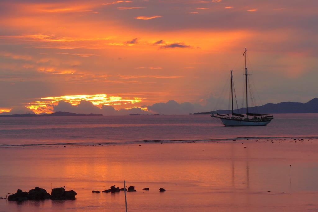 First Landing Beach Resort & Villas Lautoka Exteriör bild
